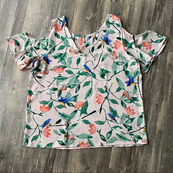 Cold Shoulder Top - Picture 2 of 4